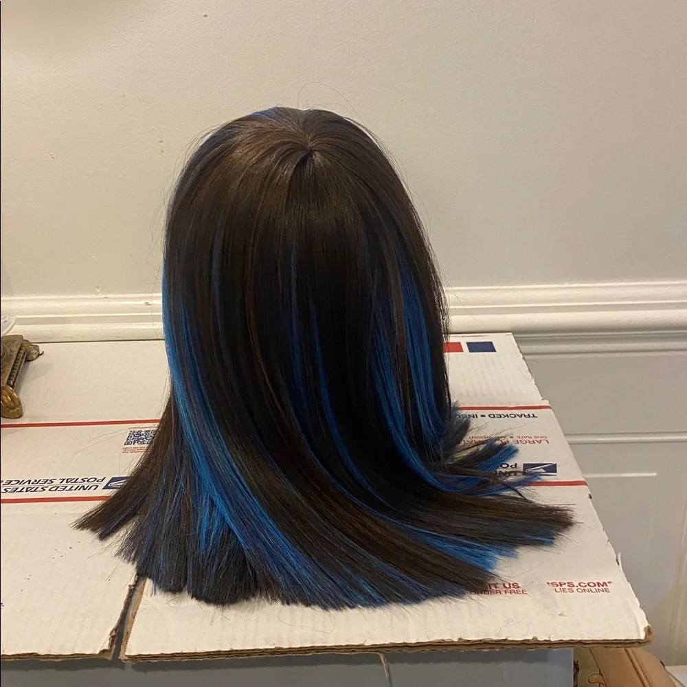 Bobbi Boss Synthetic Wig good condition - Picture 2 of 5